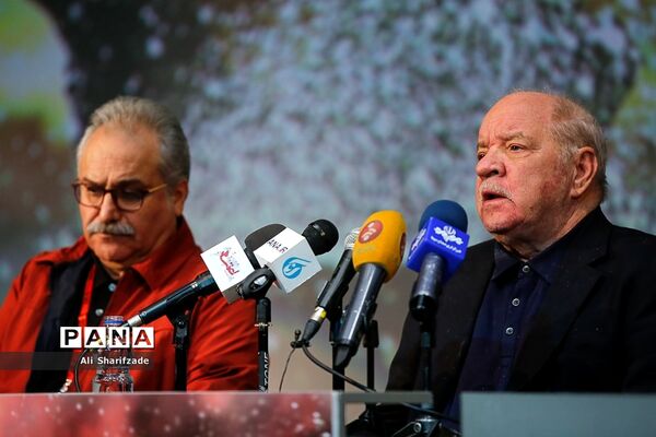 نشست خبری  پل ژوزف شریدر کارگردان و فیلمنامه‌نویس امریکایی