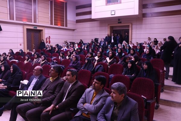 آغاز جشنواره فرهنگی و هنری دانش‌آموزان دختر خراسان رضوی در مشهد