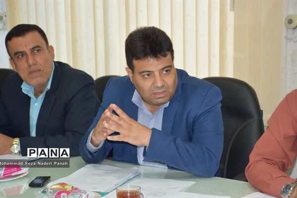 نشست هم‌اندیشی لباس فرم دانش‌آموزی مدارس استان بوشهر