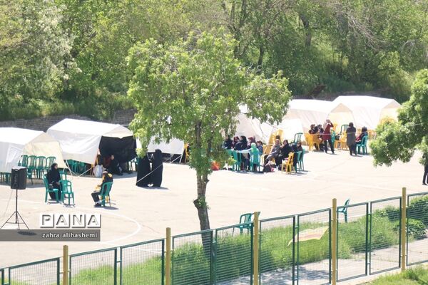 بازدید مدیرآموزش و پرورش منطقه 16 تهران از کانون فرهنگی تربیتی بعثت به مناسبت هفته معلم