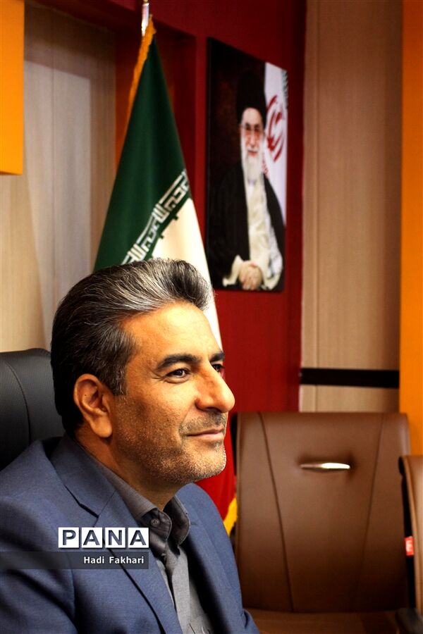 نشست مدیرکل آموزش و پرورش با اعضای مجلس دانش‌آموزی شهرستان‌های استان تهران