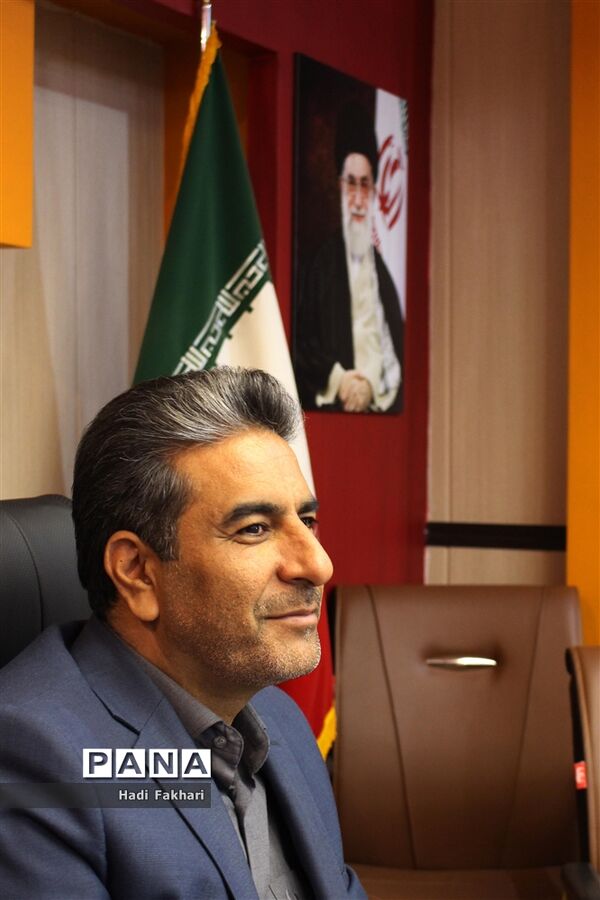 نشست مدیرکل آموزش و پرورش با اعضای مجلس دانش‌آموزی شهرستان‌های استان تهران