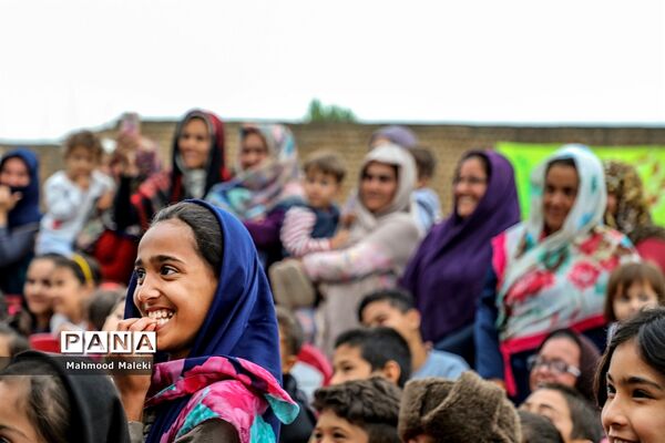 اجرای برنامه‌های شاد و معنوی در مناطق سیل زده «آق‌قلا»