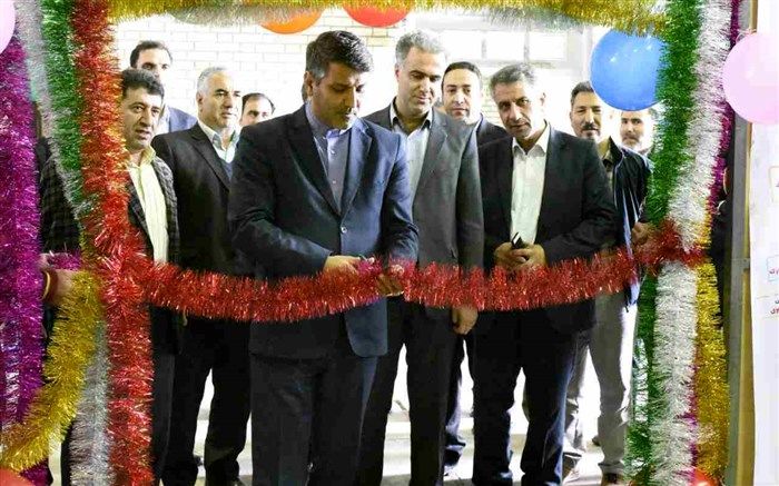 مراسم متمرکز افتتاحیه نمایشگاه هفته معرفی مشاغل در هنرستان مهدوی ناحیه یک زنجان برگزار شد