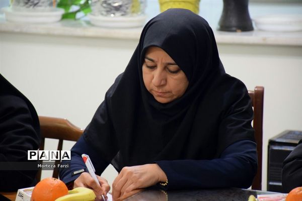 نشست خبری رئیس کانون انجمن‌های صنفی کارگری آذربایجان شرقی