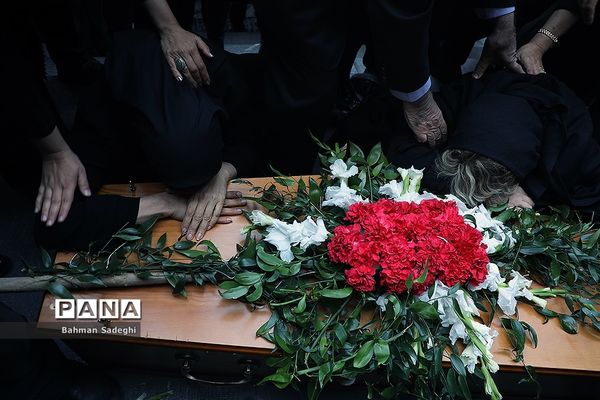 تشییع پیکر بهمن کشاورز