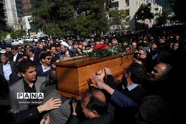 تشییع پیکر بهمن کشاورز