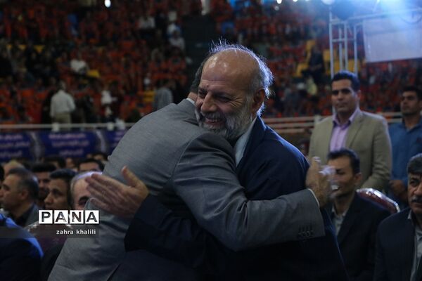چرخ عظیم رونق ایران در دستان کارگران زحمتکش