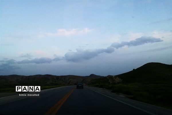 قلم سفید آسمان