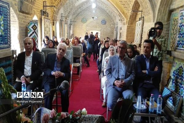 مراسم رونمایی از کتاب فرهنگ واژه ها و اصطلاحات شیرازی همزمان با هفته شیراز