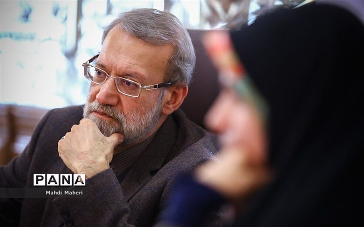 لاریجانی: برای حل بیکاری باید از واحدهای کوچک و متوسط تولیدی حمایت کرد