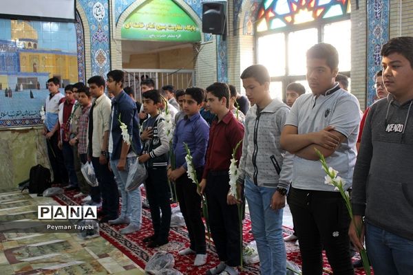 برگزاری مراسم تجدید میثاق با شهدا به مناسبت هفته معلم در سمنان