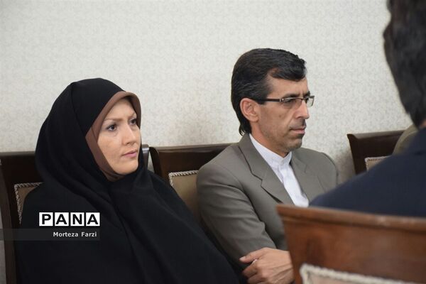 دیدار فرهنگیان و معلمین منتخب استان با امام جمعه تبریز