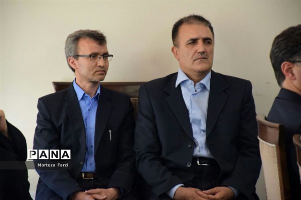 دیدار فرهنگیان و معلمین منتخب استان با امام جمعه تبریز