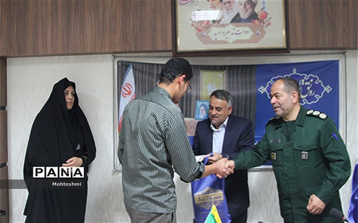 تجلیل از 26 معلم برگزیده توسط قرارگاه پیشرفت آبادانی سپاه حضرت جواد الائمه ( ع) خراسان شمالی