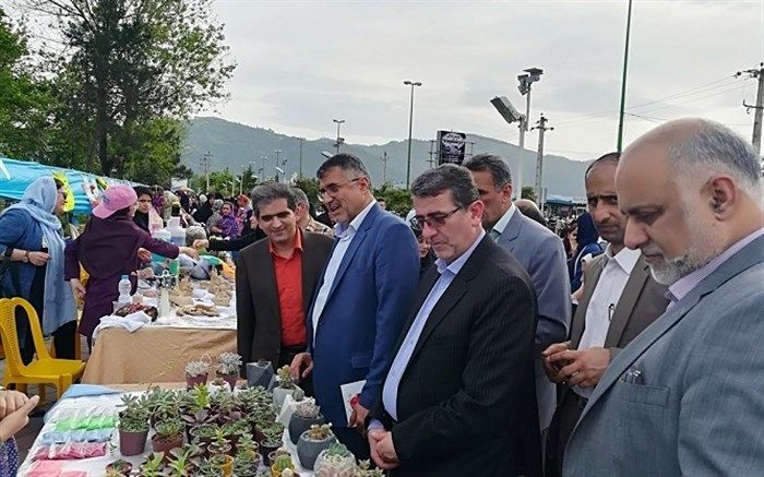 افتتاح نخستین بازار دانش آموزی شهرستان لنگرود با حضور مدیرکل آموزش و پرورش استان گیلان