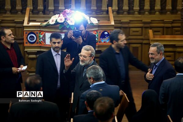 دیدار جمعی از فرهنگیان با رئیس مجلس شورای اسلامی