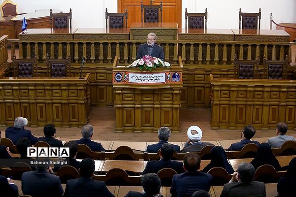 دیدار جمعی از فرهنگیان با رئیس مجلس شورای اسلامی