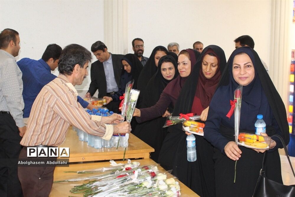 تقدیر از معلمان  برتر استانی و منطقه‌ای  آموزش و پرورش استان بوشهر-1