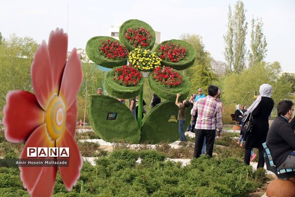 نهمین جشنواره گل‌ها در ارومیه