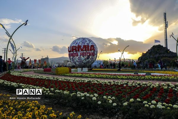 نهمین جشنواره گل‌ها در ارومیه