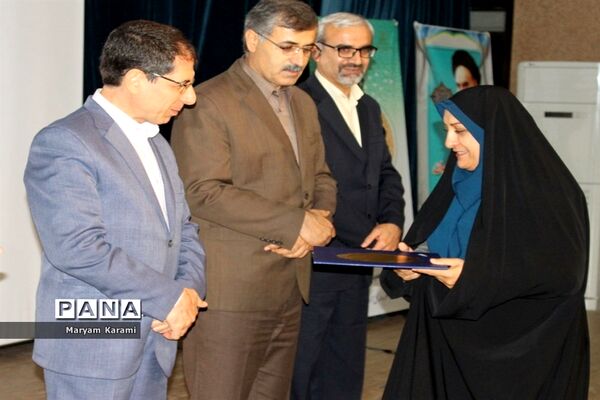 تقدیر از معلمان برتر استانی و منطقه ای آموزش و پرورش  استان بوشهر-2