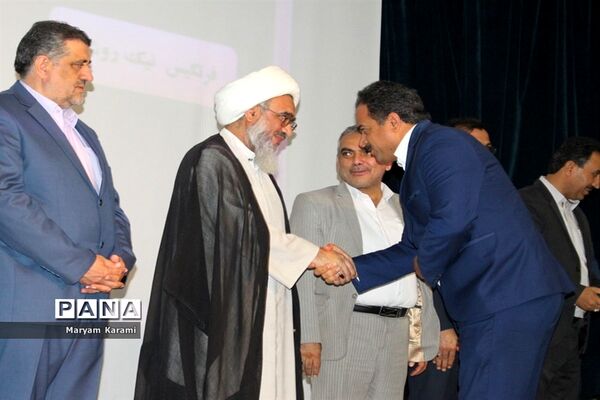 تقدیر از معلمان برتر استانی و منطقه ای آموزش و پرورش  استان بوشهر-2
