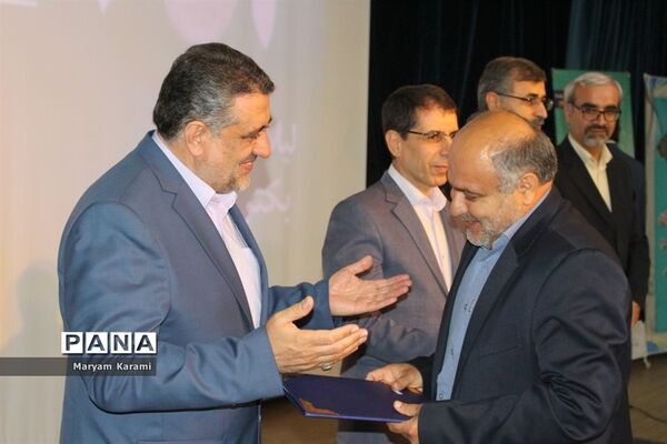 تقدیر از معلمان برتر استانی و منطقه ای آموزش و پرورش  استان بوشهر-2