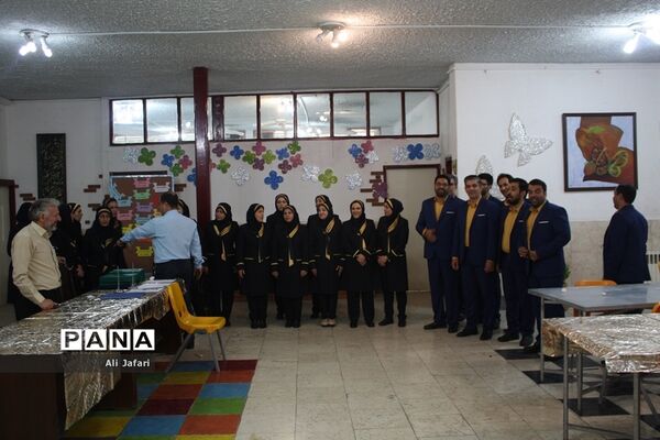 سپاس معلم در ناحیه یک ری