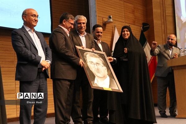 آیین تجلیل از معلمان منتخب شهرستان مشهد