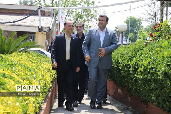 اهدای کمک‌های ستاد اجرایی فرمان امام به مناطق سیل‌زده مازندران