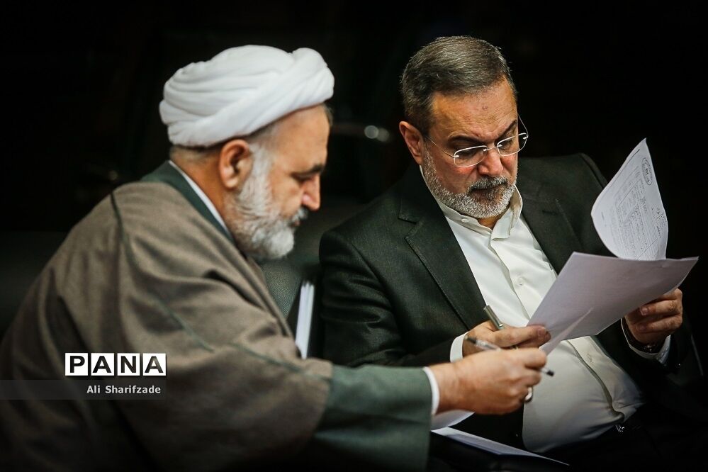 معاون پارلمانی آموزش‌وپرورش خبر داد: کارگروه مشترک دولت و مجلس نحوه پرداخت معوقات معلمان را تعیین می‌کند
