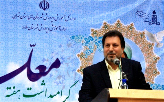 کمرئی: تعالی و عزت آموزش و پرورش، مدیون معلم است