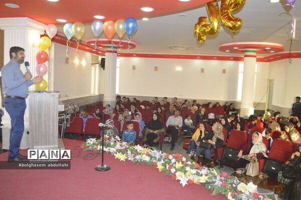 جشن فارغ التحصیلی  دانشجویان رشته شیمی دانشگاه خلیج فارس