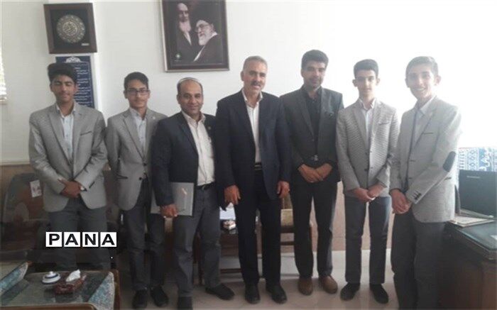 گرامیداشت هفته معلم در آموزش و پرورش میبد