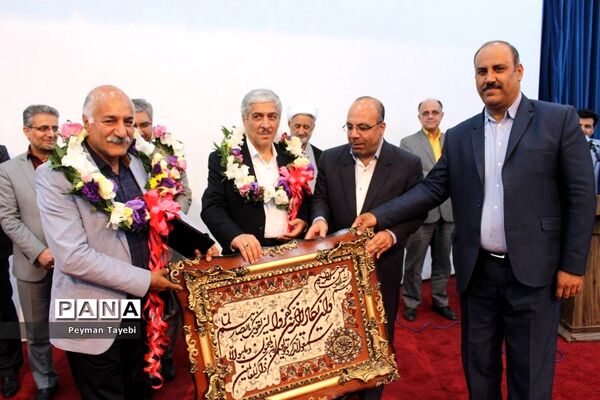 سی و پنجمین برنامه بزرگداشت مقام معلم در شهرستان سمنان