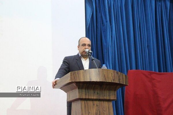سی و پنجمین برنامه بزرگداشت مقام معلم در شهرستان سمنان