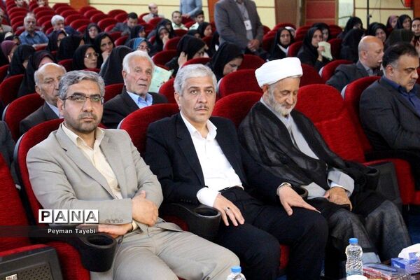 سی و پنجمین برنامه بزرگداشت مقام معلم در شهرستان سمنان