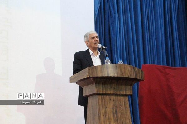 سی و پنجمین برنامه بزرگداشت مقام معلم در شهرستان سمنان