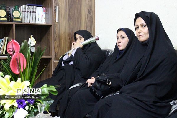 بازدید مربیان و پیشتازان ناحیه 2 اهواز از سازمان دانش‌آموزی خوزستان