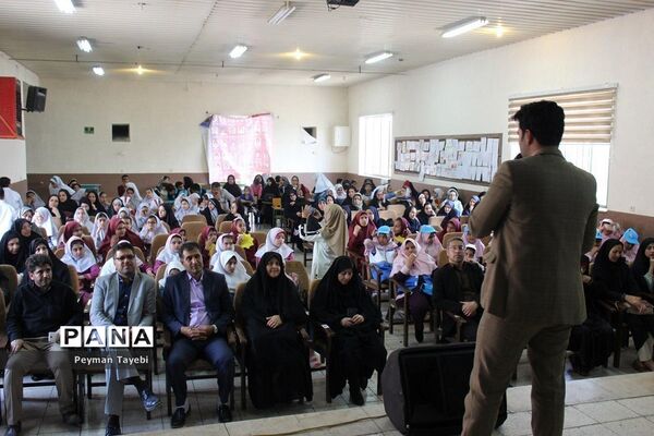 جشنواره سفیران سلامت در دبستان بعثت سمنان