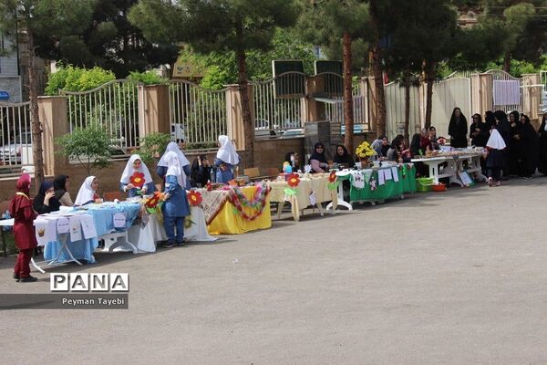 جشنواره سفیران سلامت در دبستان بعثت سمنان