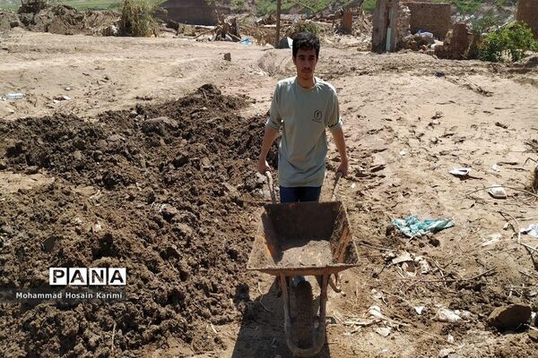 سیل مهربانی امام حسنی ها همراه با دانشجویان فرهنگیان سمنان در لرستان