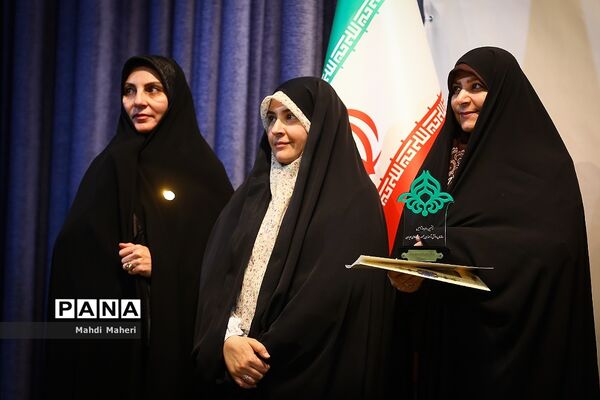 آیین گرامیداشت بیستمین سالروز تاسیس سازمان دانش‌آموزی