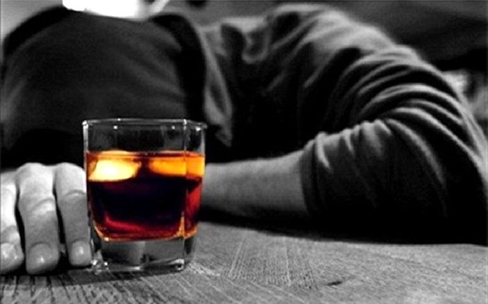 بدرشکوهی: متاسفانه در سال های گذشته  به موضوع مقابله با مصرف مشروبات الکلی توجهی نشده است
