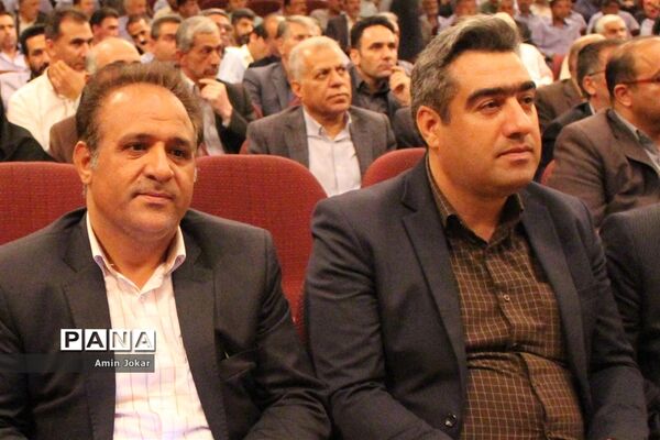 همایش تجلیل از رانندگان برتر  و عوامل اجرایی سرویس مدارس شهر شیراز