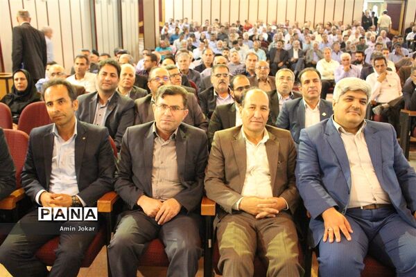 همایش تجلیل از رانندگان برتر  و عوامل اجرایی سرویس مدارس شهر شیراز