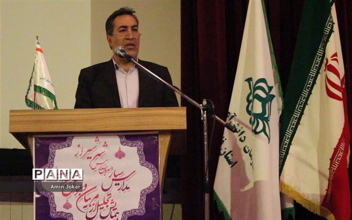 مدیر کل آموزش و پرورش استان فارس : تعلیم و تربیت باید در راس  اولویت برنامه‌های کشور قرار گیرد