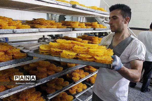 کارگاه پخت زولبیا و بامیه