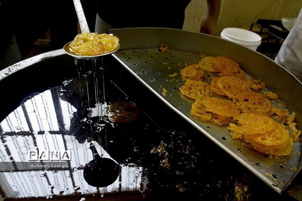 کارگاه پخت زولبیا و بامیه